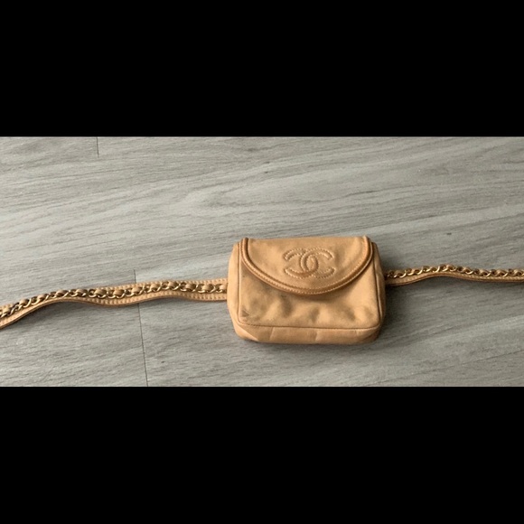 VINTAGE Chanel beige fanny pack - Picture 1 of 4